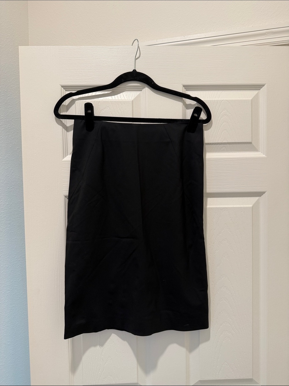 Theory Black Pencil Skirt - Sleek Minimalist Style size 2